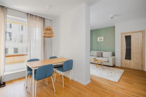 Modern and Central: 1BD Flat with Balcony